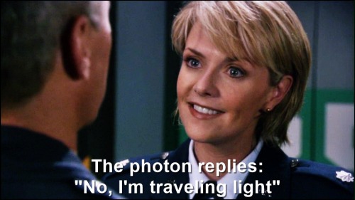 samantha-carter-is-my-muse:  A photon goes to check into a hotel… (Joke found here, thanks for letting me use it)