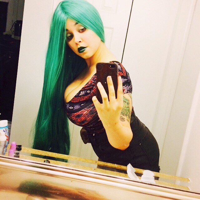 taste-of-envy:  Long wig is long. So excited that I’m finally making progress on