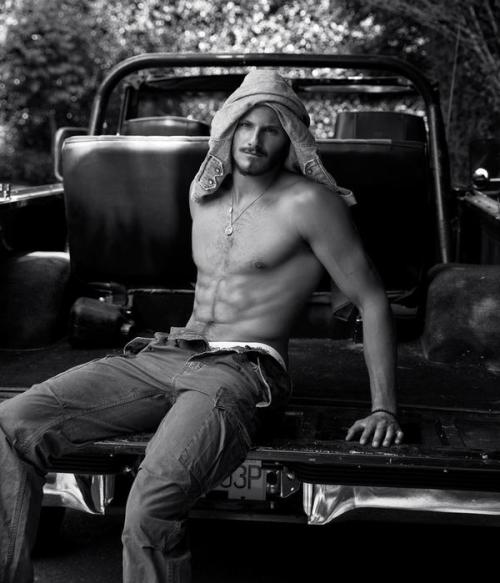 pietromaximoffsbum:  alexander–ludwig:  Alexander Ludwig photographed by Chris Haylett for THEYrep magazine.
