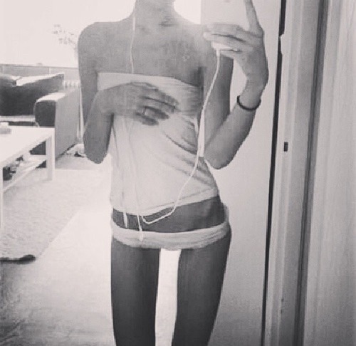 anorexicloser: ⭐️