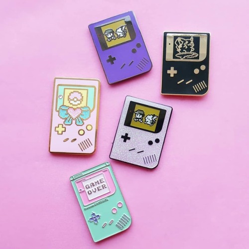 retrogamingblog: Nintendo Handheld Pins made by CosmicMermaid