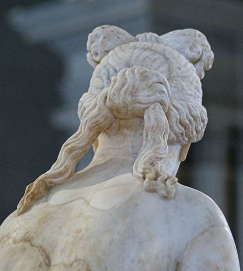 Capitoline Venus displaying an ancient Greek or Roman hairstyle, 2nd century AD copy of an Ancient G