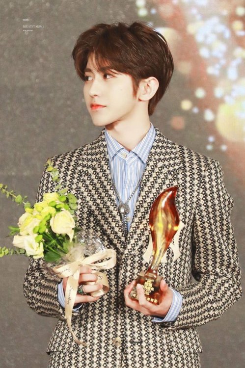 181220 Sohu Fashion Awards© Breathtaking_蔡徐坤0802 | DO NOT EDIT OR CROP