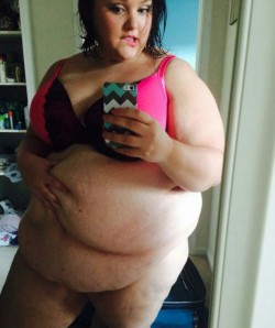 lovemlarge:  Nothing wrong with that belly