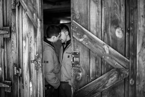 grunt98311:thisutahbear:jesustoh:Montana Men in Love Capturing Love on a Montana Ranch ~ ~ ~