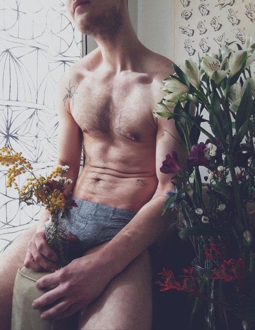 explodinglobsters:  Floral homies.