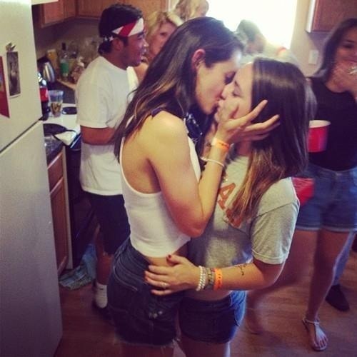 Heylesbianlove