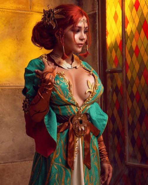 cosplay-galaxy:Triss Merigold from the Witcher by Christina Fink