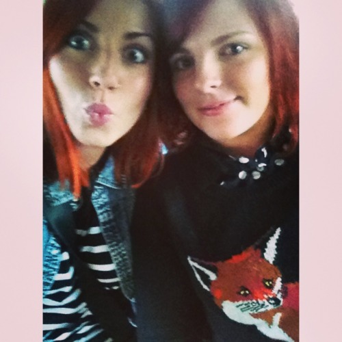 nickleback-rox122:  Here’s me and my beautiful girlfriend  You two are so freaking cute!