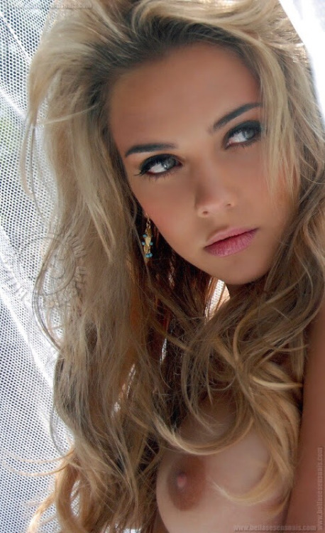 gitls-time:  WANNA FUCK THESE HOT BABES TONIGHT