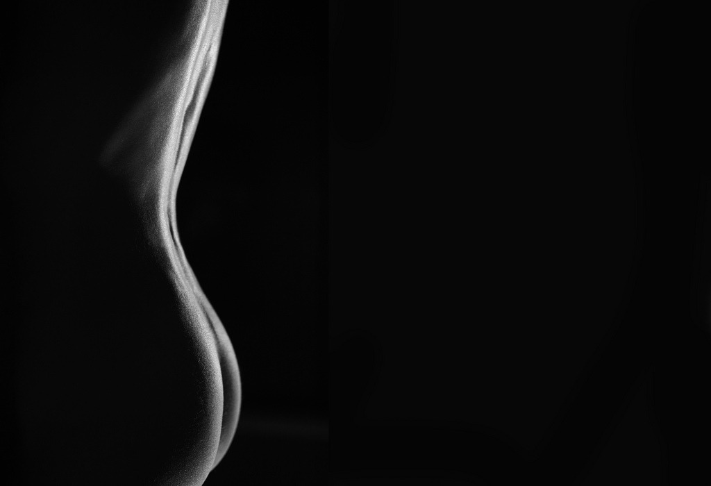 aerosphoto:  livingundersexualthirst:  The Contact Issue  #aerosphoto #photography