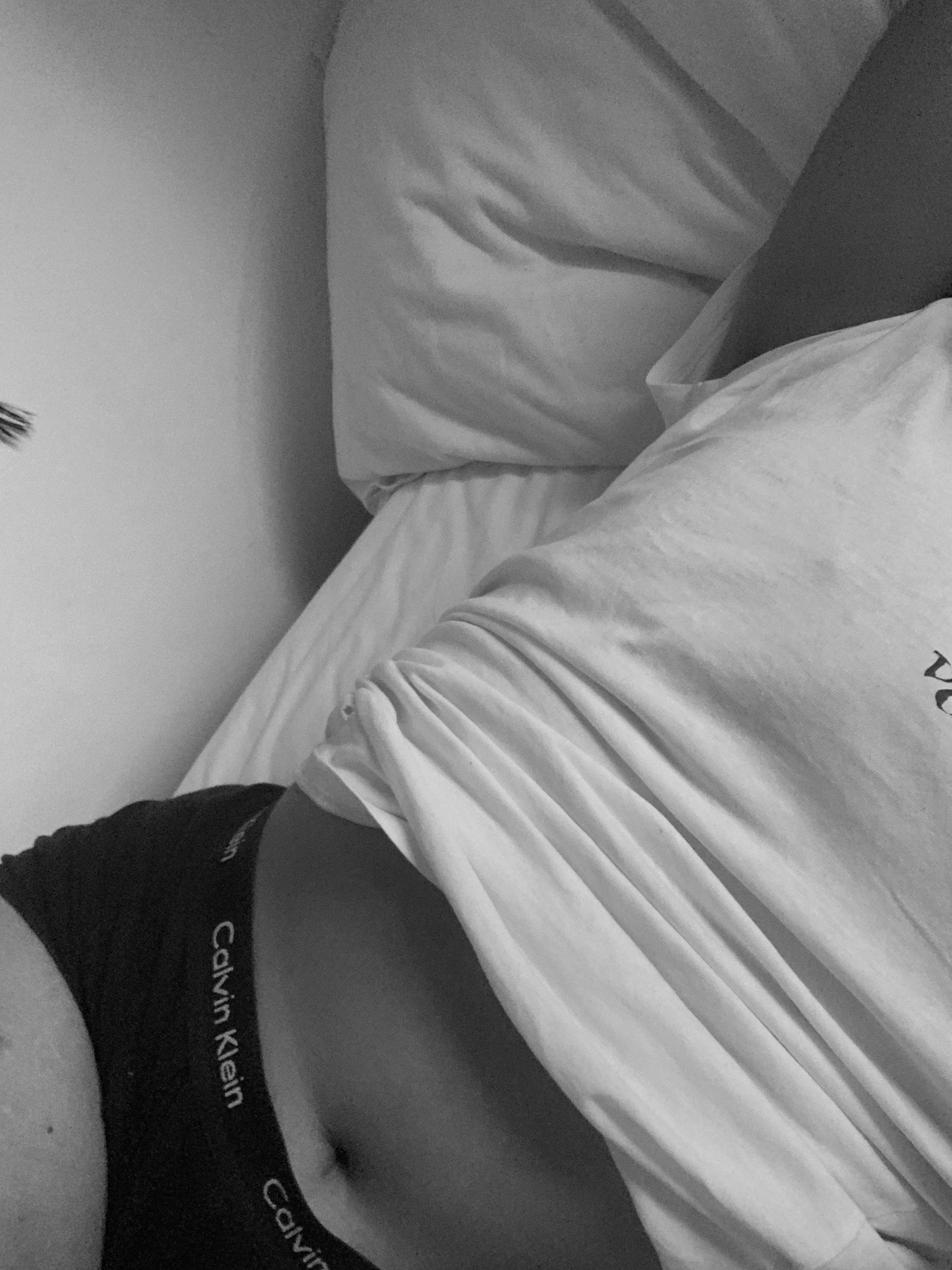 asweet0ne:Today might just be a bed day xx 