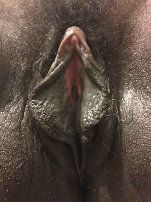 my-nc-wife: Juicy pussy  Let me say for myself that pussy FLAWLESS! Submit Soon??