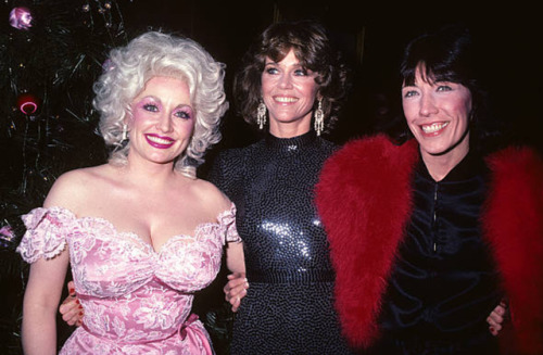 twixnmix:Dolly Parton, Jane Fonda and Lily Tomlin at the film premiere of ’9 to 5’ in New York, Dece
