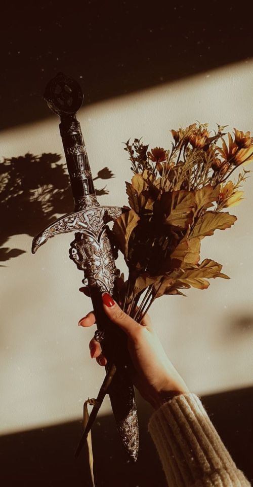 Have Some Dagger Pics // 