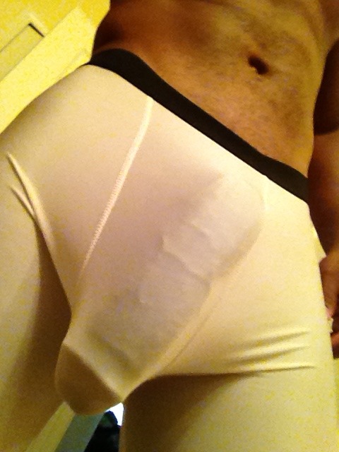 sexxxxsexxxx:  sexy bulge…. 