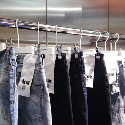 nalieli:Denim gradient at @acnestudios. (at WWW.NALIELI.COM)