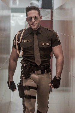 jaxman52077:  Mmmm….cop daydreaming…..yeah stud