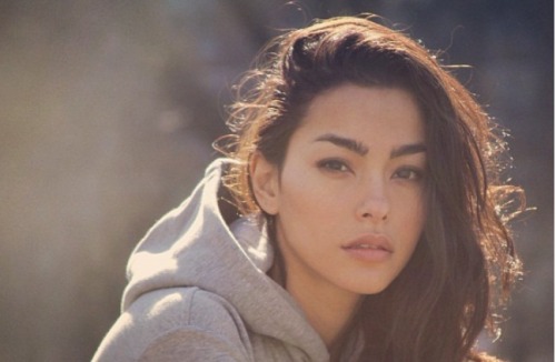denimcatfish:  whatabeautifulkuv:  omg omg she really looks like kuv  Hell if she had thinner eyebrows she could be Asami too. lel