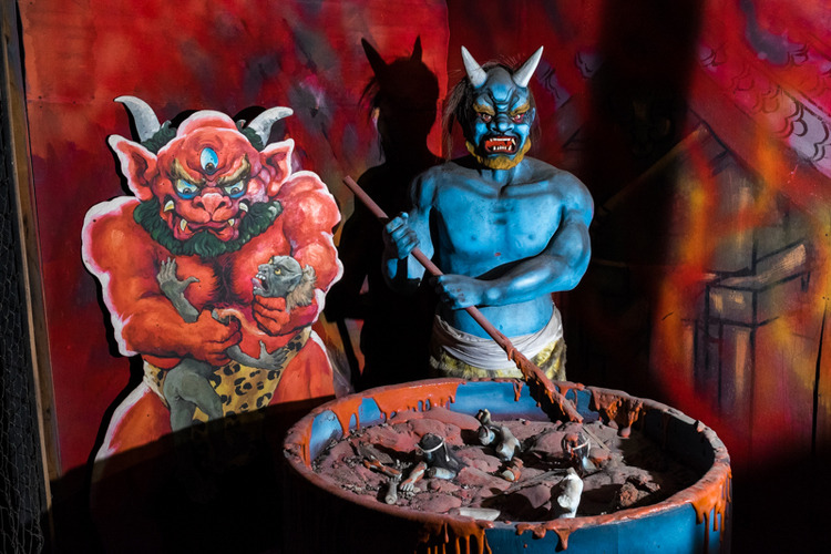 mendelpalace:  The Witch’s Cave, a haunted house in the now abandoned Japanese