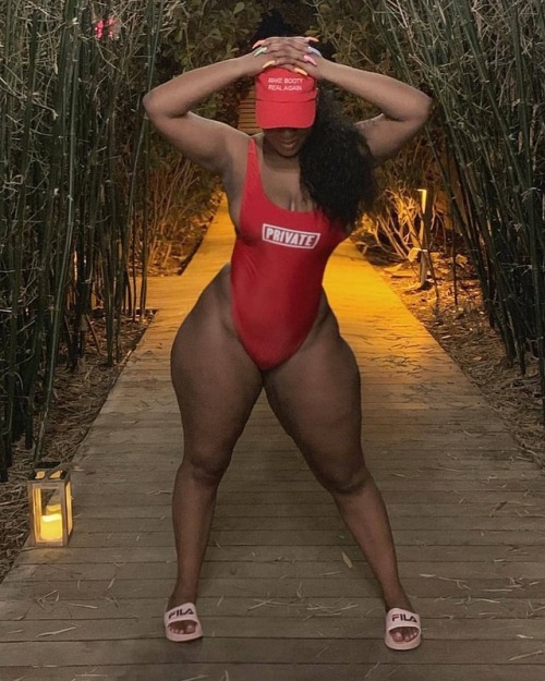 luvisblack:#LuvIsBlack #Seduction #Curves #BeautifulBlackWoman #Thickness #TimelineQueen https://www