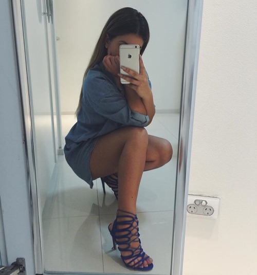 insane-lunatic:  similar on my ig: mockchick 🍑  🔥💦