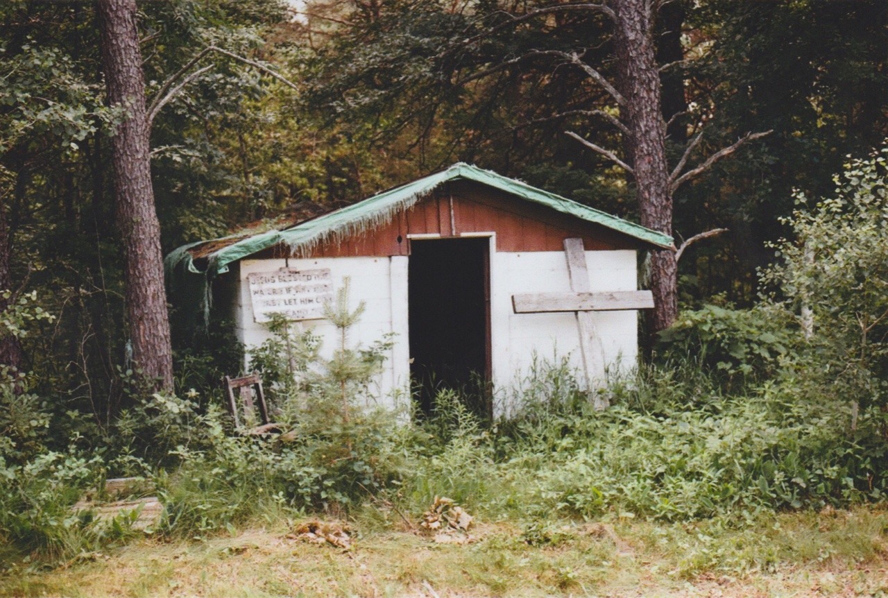little-honeybeee: Roadside prayers