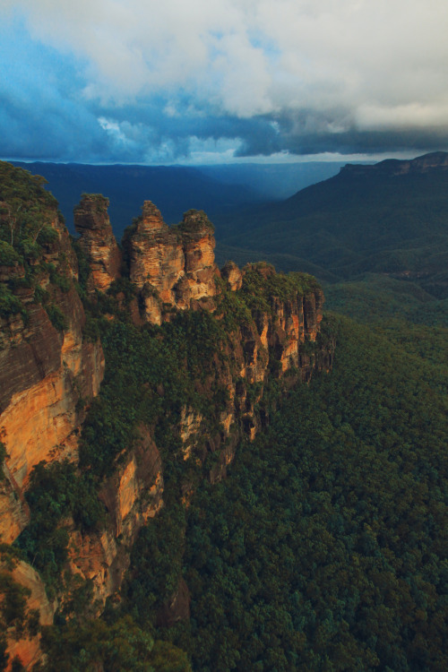 leilascompanion: The three sisters in the Blue Mountains, Australia 2011