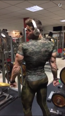 brugal30:  Hot ass!!, using ur compression pants its only way people can see well in what ur spent so much time at gym.