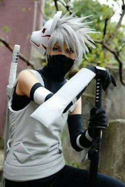 hikariuchihagirl:Cosplays : Hatake Kakashi (はたけカカシ)  (Sakura Haruno, Pakkun, Obito Uchiha and 5° Mizukage)