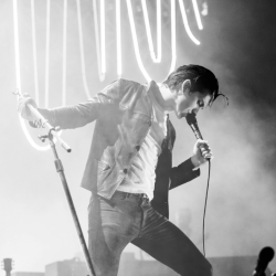 monsieurturner:    Arctic Monkeys at Austin’s Cedar Park Center | Oct 28, 2014 photos by Andy Pareti   