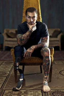 meyong:  Alex Minsky 「Marine Corps veteran / Model」  (via creativeboysclub)   I&rsquo;m in serious LUST with Alex!!