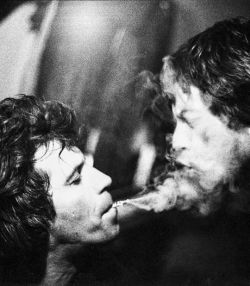 moral-harlot:  Keith Richards shares a smoke
