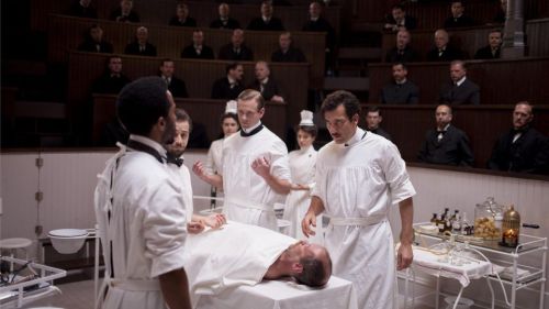 Gallons of Blood, Surgical Specimens, and the Real-Life Doctor Who Prescribes The Knick’s Medicine |