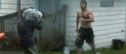 redundanttanks:  Part 2 of 2 : Man Of Steel (2013) behind-the-scenes magic - frame by frame comparisonLEFT: Scene being filmedRIGHT: Finished filmHenry Cavill’s iconic shirtless scene filmed in a single unbroken shot by Zack Snyder. Forget the rippling