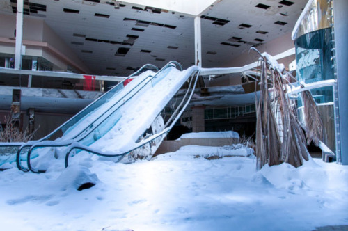 zubat:Last year, photographer Seph Lawless published a project called “Black Friday” showing abandoned malls across the US — widely-published photos that documented the victims of the recession and the online shopping revolution.Lawless recently