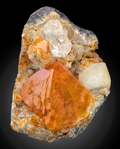 Scheelite Crystal With Fluorite With Goshenite Beryl