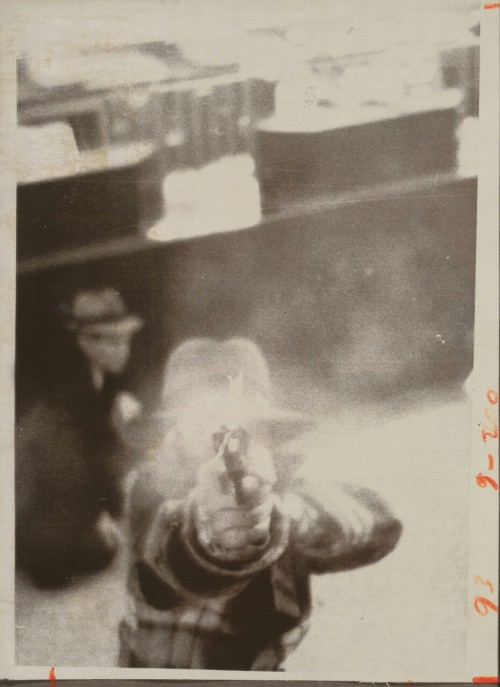 bowlersandhighcollars: A bank robber aiming at a security camera. Cleveland, March 8, 1975.  (The Metropolitan Museum of Art) 