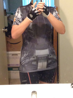 Got back from biking! Decided to take a picture of what the Lockdown workout shirt looks like when it&rsquo;s being worn. It&rsquo;s really comfy, breathable, and I love it!! :D