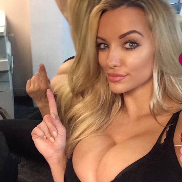 ig-ba:  Had to hit that #meandbae for snapchat. Snapchat:lindseypelas 