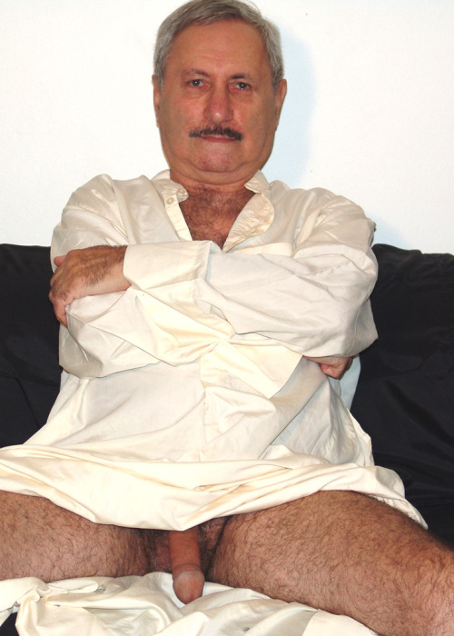 http://senioretgay2.tumblr.com/post/86304566697