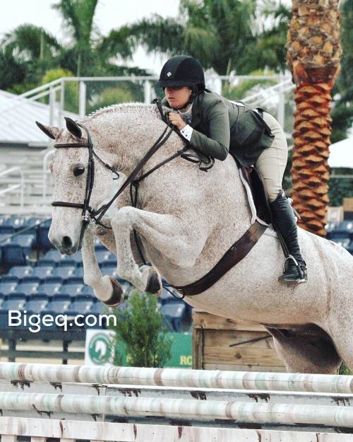 bigeqcom: Happy happy Friday! Enjoy your weekend and your ponies, everyone. Here’s Keep It Sim