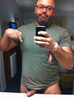 bigbearretreats:  relbear-dc:  bearlover5:  artistbehr:  Totally sexy!  Gorgeous gorgeous man.  You are hot. I like!!  Bear Meat !!