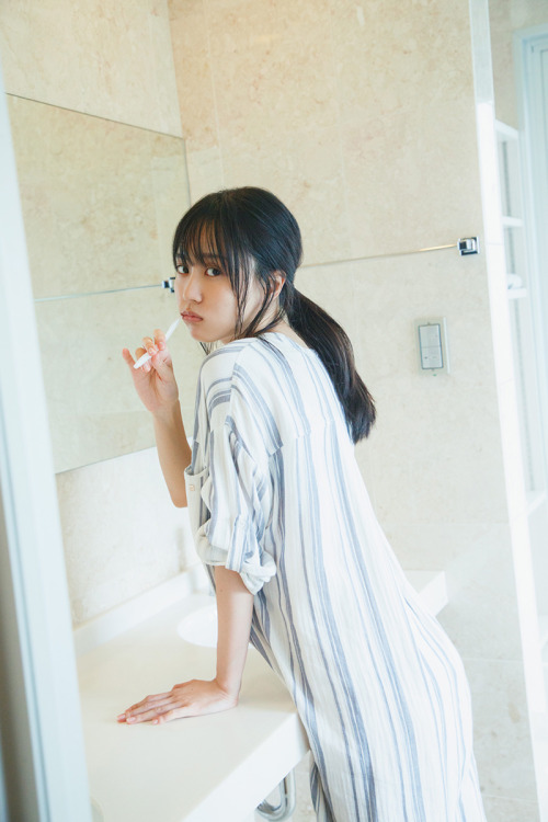 賀喜遥香1st写真集