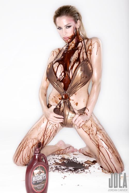 silvia-90:  Jordan Carver vs Chocolate Sauce (Part 2)