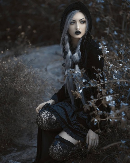 gothicandamazing:   Model: Obsidian KerttuPhoto: