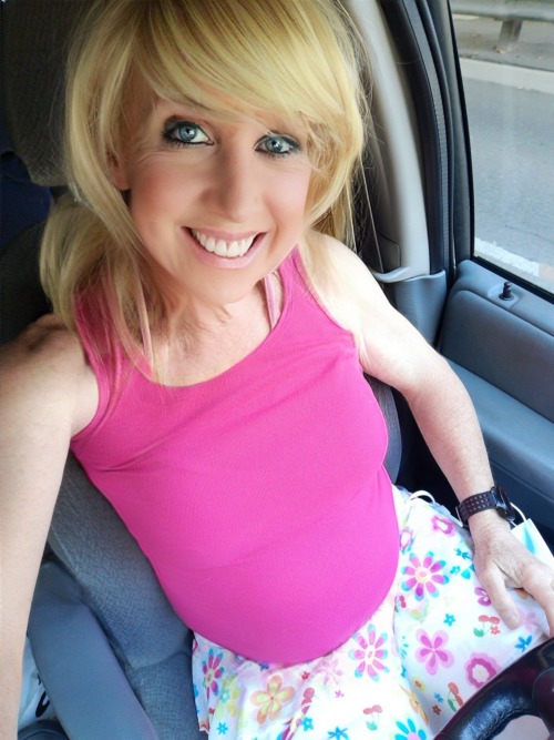 staceystevens: Pretty skirt… Absolutely adorable