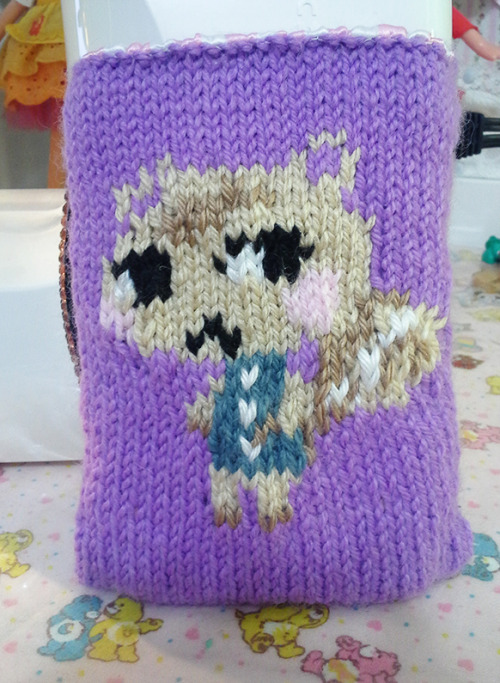 lesser-robot-cat:Just finished this 3DS cozy.  It’s everyone’s favorite marshmallow squirrel, Marsha