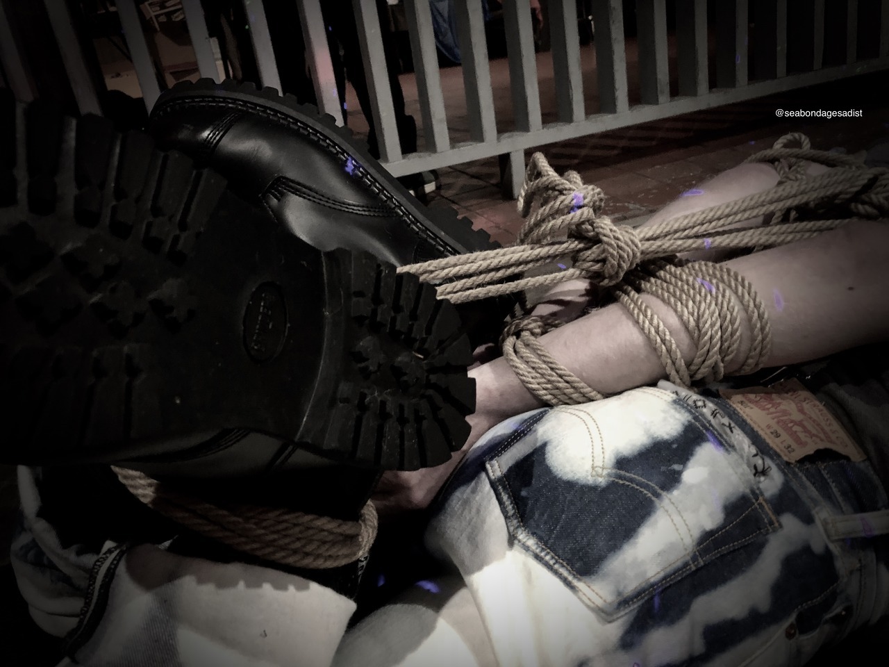 seabondagesadist: Look everyone!  I got to get tied up!  Switch Josh in bondage!