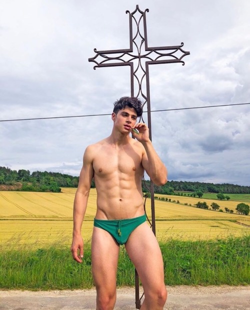 photogenicsoul: I never see guys like this outside